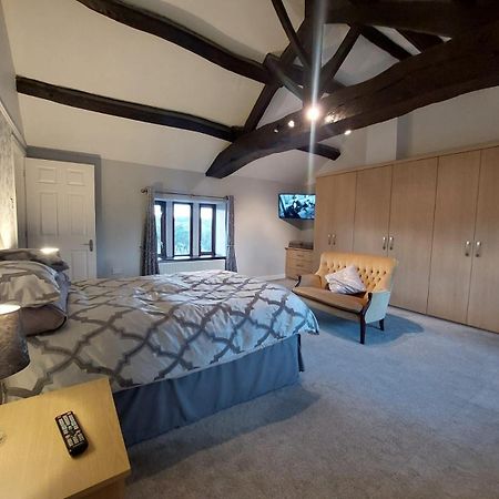 The Farm House Modern Spacious 2 Bedroom Home At Tong Road Leeds Perfect For Contractors Free Secure Parking Pudsey Exterior foto