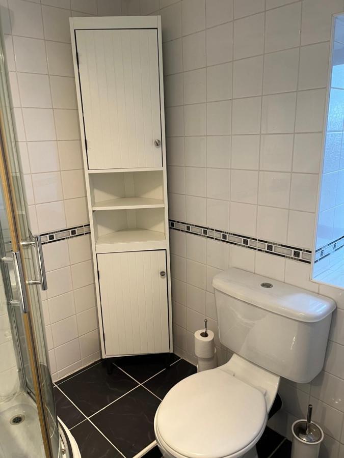 The Farm House Modern Spacious 2 Bedroom Home At Tong Road Leeds Perfect For Contractors Free Secure Parking Pudsey Exterior foto