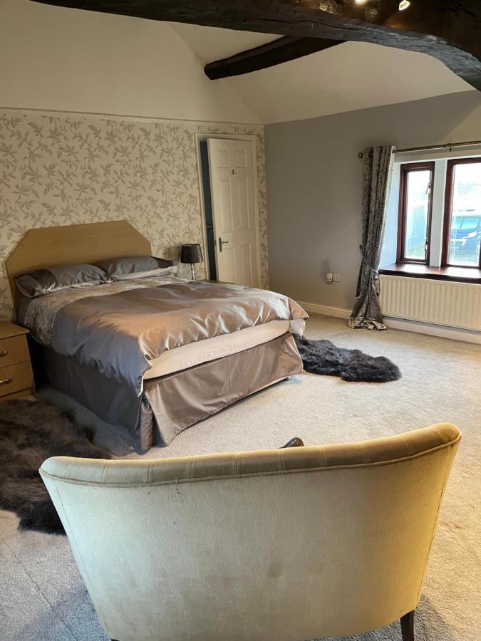 The Farm House Modern Spacious 2 Bedroom Home At Tong Road Leeds Perfect For Contractors Free Secure Parking Pudsey Exterior foto